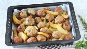 Polpette e patate in friggitrice ad aria calda