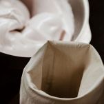 versare meringa dentro sac a poche