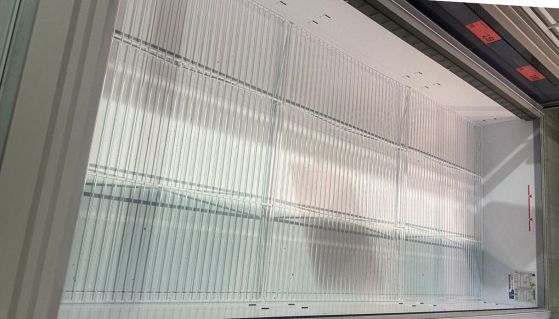 Banco frigo vuoto