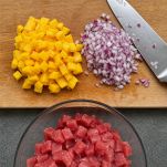 tartare-di-tonno-con-mango-e-cipolla-di-tropea-step-2.jpeg