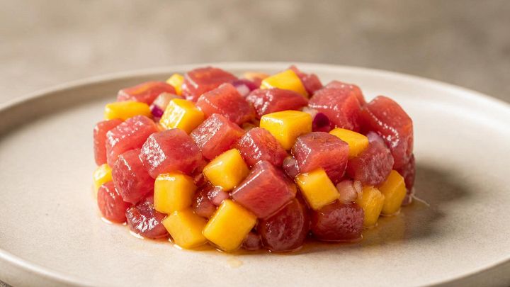 Tartare di tonno con mango e cipolla di Tropea