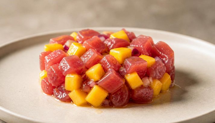 Tartare di tonno con mango e cipolla di Tropea