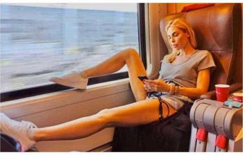 Ilary Blasi, la foto social fa arrabbiare i pendolari del treno