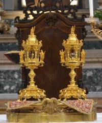 Ostensione Sacri Vasi in Sant'Andrea, una giornata di spiritualità - Piazza Andrea Mantegna 6, Mantova (MN) - In memoria del Preziosissimo Sangue di Cristo I Vasi Sacri contengono alcune gocce di sangue che si ritiene appartenuto a Gesù Cristo, portato a Manto...