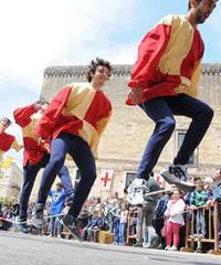 Federicus: Corteo Storico Ad Altamura e Palio di San Marco - Piazza Municipio 1, Altamura (BA) - Fede, laicità, superstizione Sulla via del ritorno dalla sesta Crociata, Federico II di Svevia si è fermato sull'altopiano delle Murgie, nella Terra d...