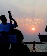 Musica all'alba 2024: torna la rassegna di concerti sulla spiaggia al sorgere del sole