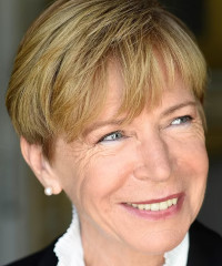 Milena Gabanelli in scena con