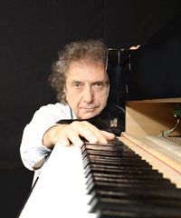 Roberto Cacciapaglia in concerto a Roma - Viale Pietro de Coubertin 30, Roma (RM) - Time to be tour 2025
			
				Il nuovo tour di Roberto Cacciapaglia sarà l'occasione per il pubblico di ascoltare per la prima volta suonato dal vivo...