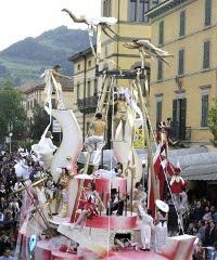 Festa di Primavera 2024 con sfilata dei carri in gesso di festa e di pensiero - Piazza Luigi Sasdelli 2, Casola Valsenio (RA) - 124a edizione dei carri di festa e di pensiero Torna anche quest'anno l'attesa manifestazione, unica nel suo genere in Italia, dedicata ai carri di pe...