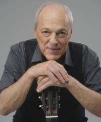 Toquinho torna in concerto special guest Camilla Faustino - Via Giuseppe Tassinari 7, Padova (PD) - Tour '60 anni di carriera' L’anima della Bossa Nova Toquinho torna live in Italia a maggio con il tour “60 anni di carriera”. Lo spettacolo, attravers...