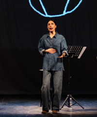 Carlotta Vagnoli in scena con