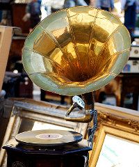 Mercato del Brocantage - Via Bergamo 20, Monza (MB) - Mercatino antiquario di Monza Appuntamento con circa 100 espositori che propongono i loro oggetti da collezione per appassionati del genere e semplici...
