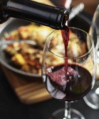 Vinaria, vino e cacio in festa a L'Aquila - Piazza del Duomo 15, L'Aquila (AQ) - Edizione 2025 A L'Aquila il più grande evento sul vino della Regione: un autentico salone del gusto, il paradiso degli estimatori e dei buongustai. Qu...