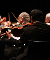 Jaume Santonja dirige l'Orchestra e Coro del Teatro Lirico di Cagliari
