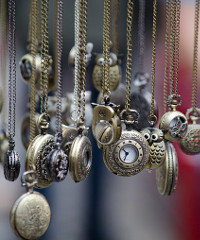 Ai Portici dell'Antico 2026, mercatino di antiquariato, modernariato e opere dell'ingegno