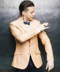 Matthew Lee in concerto a Campione d'Italia - Piazzale Milano 4, Campione d'Italia (CO) - Jazz Royale Blue Note Milano torna al Salone delle Feste di Campione d'Italia. Lasciati trasportare dall'irresistibile rock'n'roll di Matthew Lee e gu...