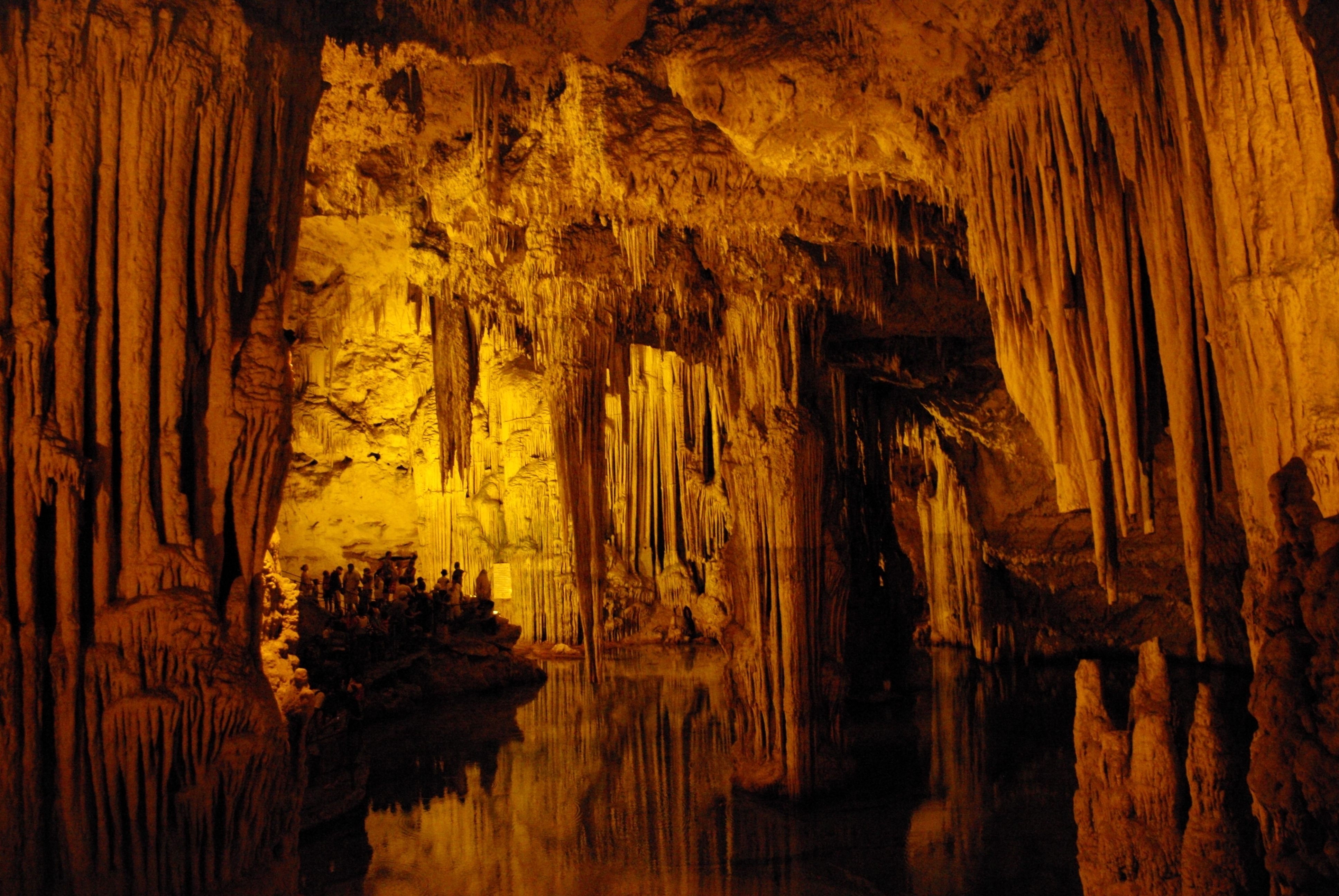 le grotte più famose e suggestive d'Italia