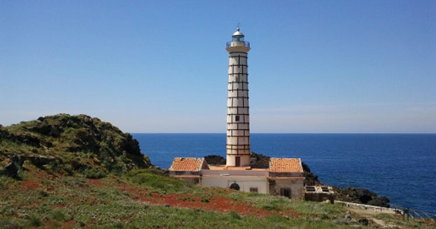 Faro di Punta Cavazzi, Ustica