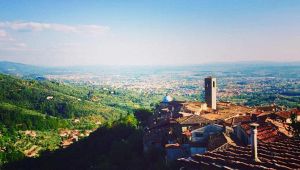 La terrazza da dove si vedono tutte le province della Toscana