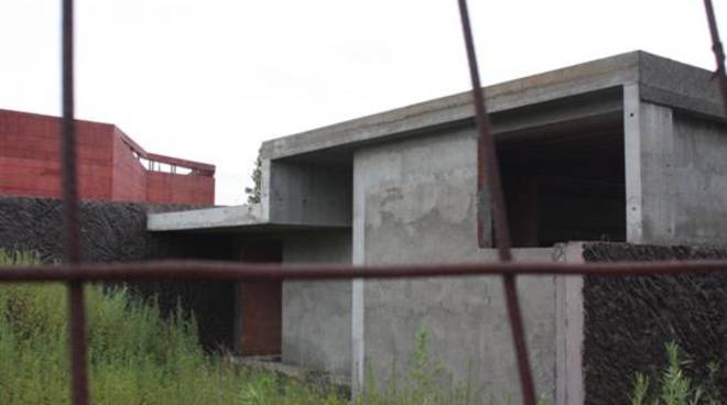 incompiute