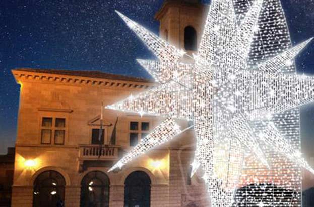 Stella Di Natale Illuminata.Trentamila Luci A Led Per La Stella Di Natale Piu Grande D Europa