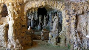 Le meravigliose sculture della Chiesetta di Piedigrotta