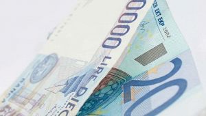 A Cuneo c'è un mercato dove resistono ancora le vecchie lire
