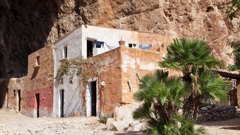 Alla scoperta della Grotta Mangiapane