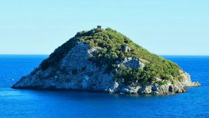 Bergeggi, l'isola che attraversò il Mediterraneo per salvare due vescovi