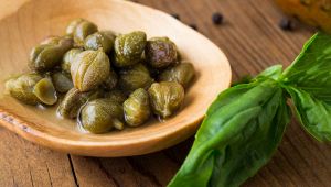 Scontro tra Salina e Lipari: è "guerra del cappero"