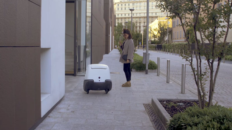 Robot Pacchi Yape, il fattorino robot consegna pacchi e lettere a Cremona