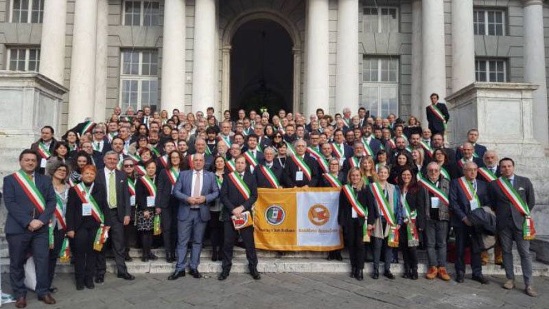 Touring Club premia i borghi più belli con la bandiera arancione