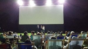 Sedie a sdraio e soffitto di stelle per il cinema notturno del Bosco di Capodimonte