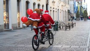 raduno babbi natale torino