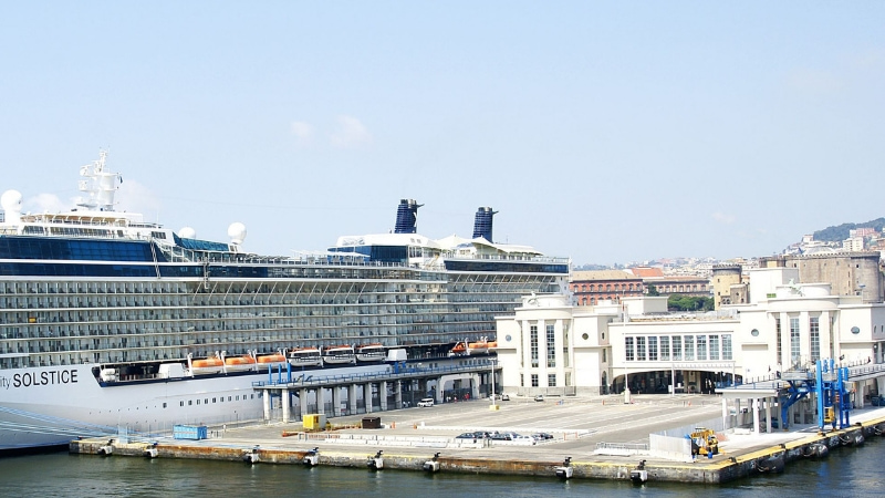 stazione marittima napoli albergo