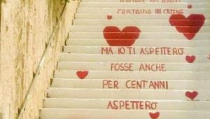 Vieste in love: i versi di Max Gazzè sulla scalinata della città