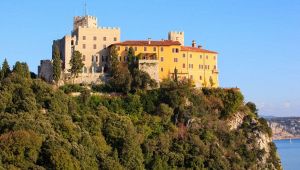 Il Castello di Duino e la leggenda della Dama Bianca