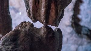 Grotte di Pertosa-Auletta, "bacio" tra stalattite e stalagmite