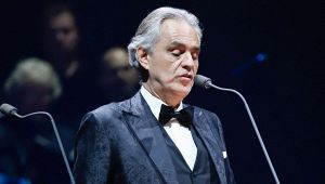 Pasqua a Milano: Bocelli canterà in piazza Duomo senza pubblico
