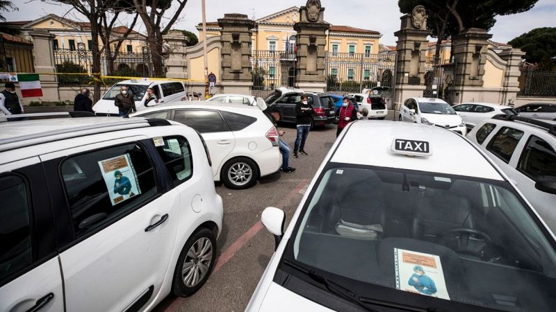 Coronavirus, a Roma corse gratis sui taxi per i medici