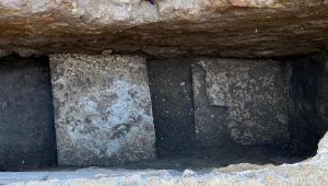 Roma, dalla buca al Pantheon emerge la pavimentazione imperiale