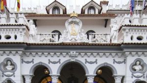 Chiuso per Coronavirus il castello del "Boss delle Cerimonie"