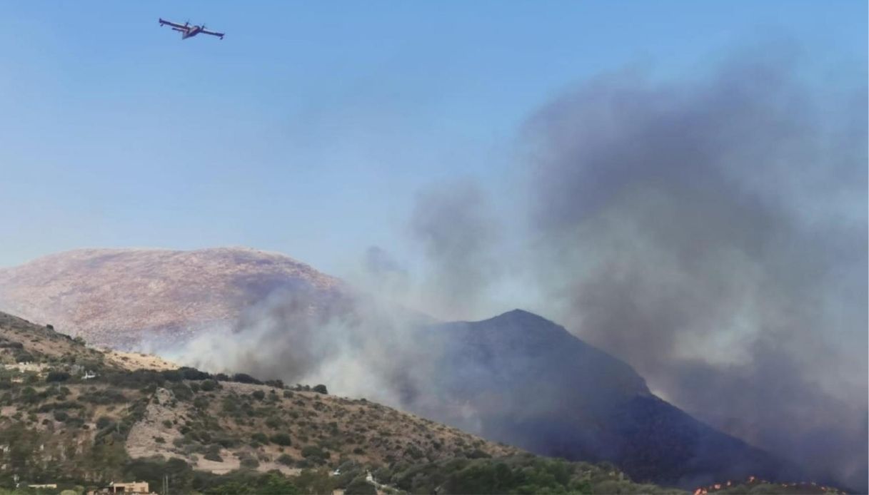 Emergenza incendi in Sicilia: in fiamme la riserva dello Zingaro