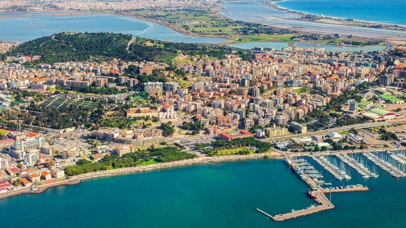 Coronavirus, in Sardegna si entra solo con test negativo al Covid