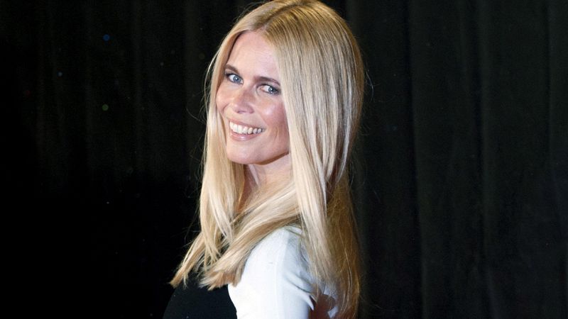 Torino ha conquistato Claudia Schiffer: l'elogio social