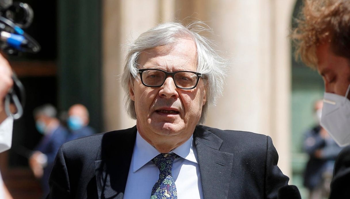 Sgarbi, nuova polemica: "Imbarazza la città di Rovereto"