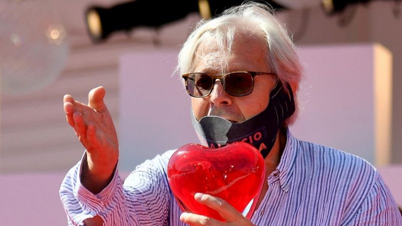 Sgarbi al Festival di Venezia: nuova lite. Spunta un retroscena