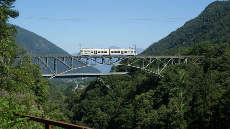 Il viaggio più panoramico d'Italia è il treno del foliage