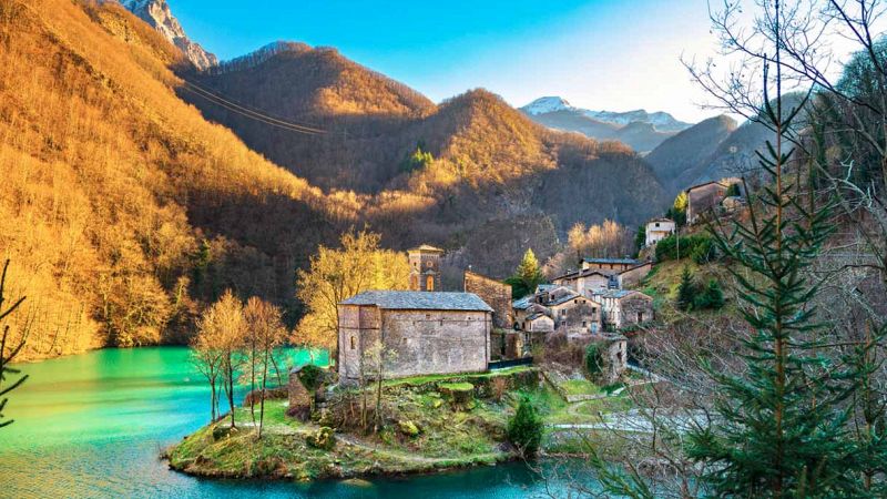 Isola Santa, il borgo sommerso rinato con l'albergo diffuso