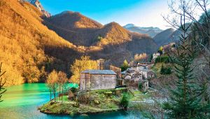 Isola Santa, il borgo sommerso rinato con l'albergo diffuso